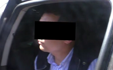 В Ташкенте попавшийся на взятке специалист Минстроя пытался скрыться при задержании
