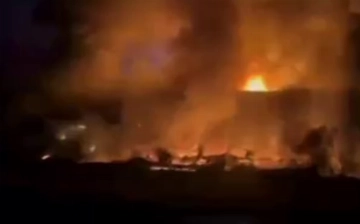В одном из торговых комплексов Сурхандарьи произошел крупный пожар