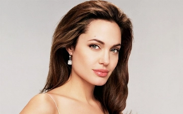 Анджелина Джоли сыграет величайшую оперную певицу XX века Марию Каллас