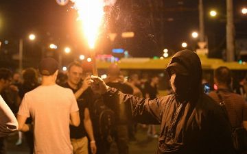 «Смерть демонстранта, фейерверки и наезд на правоохранителей»: в Беларуси продолжаются массовые протесты