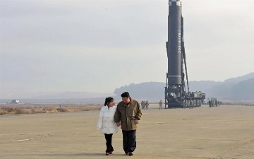 СМИ: Ким Чен Ын назначил 13-летнюю дочь главой ядерных сил КНДР