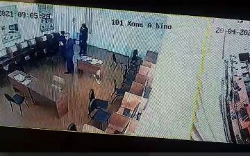 В Самарканде во время аттестации учителей в кабинете закрыли камеру