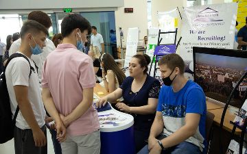 Узбекские власти придумали способ заинтересовать работодателей в трудоустройстве молодых специалистов 