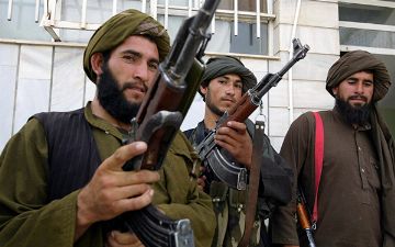 «Талибан» взял под свой контроль Мазари-Шариф: военнослужащие Афганистана бегут в сторону границы с Узбекистаном