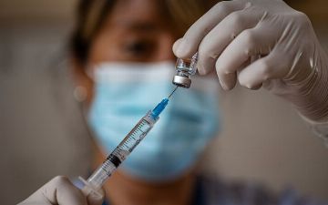 За вчерашний день в Узбекистане вакцину от коронавируса получили более 250 000 человек — статистика