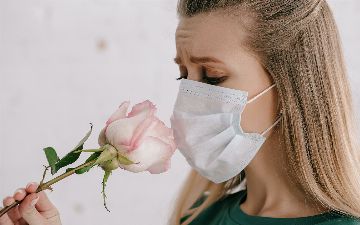 Почему пациенты с коронавирусом перестают ощущать запахи?