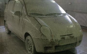 Надо вот так: эксперт объясняет узбекистанцам, как правильно мыть автомобиль зимой