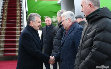 Президент прибыл в Санкт-Петербург для участия в неформальном саммите СНГ