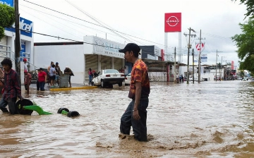 Число погибших из-за ливней в Мексике превысило 60