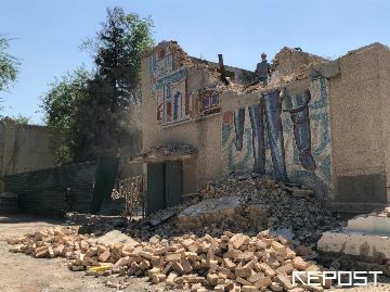 В Ташкенте начали снос мозаичных стен исторического Дворца Культуры