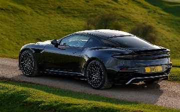 Фотошпионы заметили на тестах новый спорткар Aston Martin