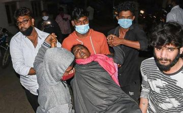 Вспышка неизвестной болезни в Индии: сотни человек госпитализированы