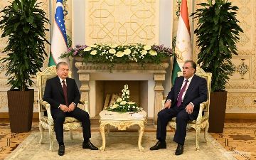 Президенты Узбекистана и Таджикистана поговорили «тет-а-тет»