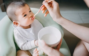 Ona sutini o'rnini bosuvchi mahsulotlarni reklama qilish taqiqilandi