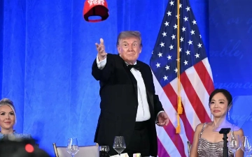 Дональд Трамп в шутку допустил возможность переизбрания на третий срок