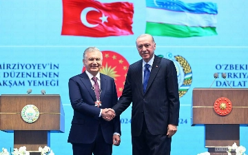 Эрдоган наградил Мирзиёева «Орденом Турецкой Республики»