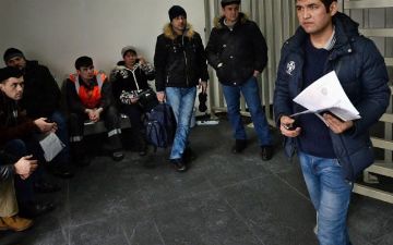 В Узбекистане объяснили наличие прививочного сертификата у приезжих из России мигрантов