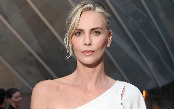 Шарлиз Терон рассказала о трагедии в семье: как ее мать застрелила отца