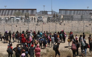 В США суд одобрил процесс отмены защиты от депортации для 60 тысяч мигрантов