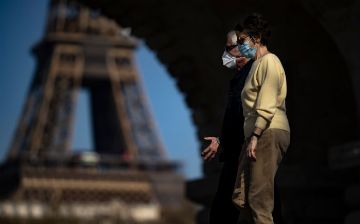 Франция вступила в четвертую волну пандемии коронавируса