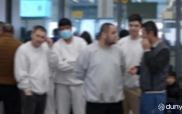 AQSHdan deportatsiya qilingan 18 nafar o‘zbekistonlik Toshkentga olib kelindi