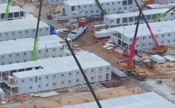 В Китае начали строить громадный карантинный центр после COVID-рекорда — видео 