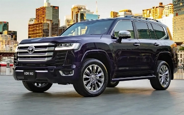 В сети показали новую версию Toyota Land Cruiser 300