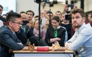 17-летний узбекистанский шахматист выиграл у пятикратного чемпиона мира Магнуса Карлсена — видео