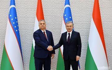 Шавкат Мирзиёев провел телефонный разговор с премьер-министром Венгрии