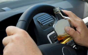 Узнайте, когда можно садиться за руль после алкогольного застолья