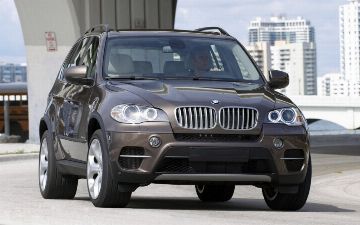 Первые изображение обновленного BMW X5