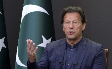 Премьер-министру Пакистана Имран Хану вынесли вотум недоверия