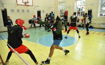 Прошли первые спарринг-бои между боксерами из Узбекистана и Кубы - фото