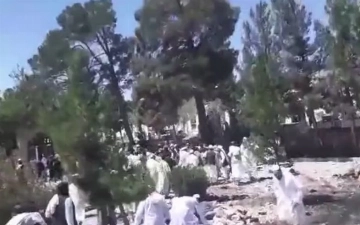 В Афганистане во время пятничной молитвы взорвана мечеть — видео