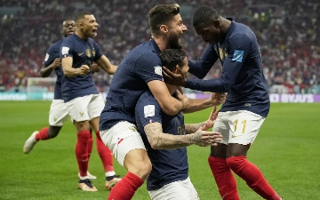 Франция прошла в финал, уверенно обыграв Марокко — видео