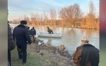 В Ташобласти автомобиль «Волга» упал в канал, водитель скончался на месте
