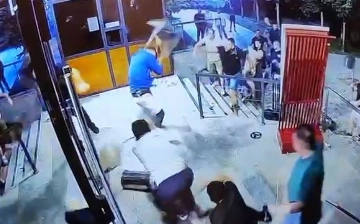Пьяные иностранцы устроили массовую драку с охранниками ташкентского Bla Bla Bar (видео)