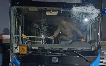 В Андижане пьяный водитель автобуса врезался в здание