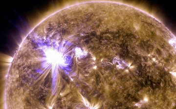 Ученые зафиксировали новую сильную вспышку на Солнце