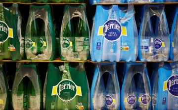 От Nestle потребовали закрыть завод по производству премиальной воды Perrier из-за фекальных бактерий