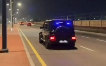 Разогнавшийся «Гелик» с мигалкой: правонарушителей арестовали на 15 суток