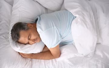 В какое позе нужно спать при диагнозе «сколиоз»?