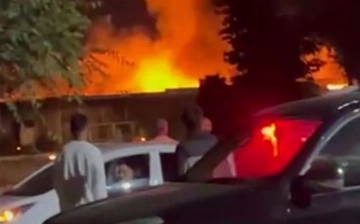 В Ташкенте произошел крупный пожар на предприятии (видео)