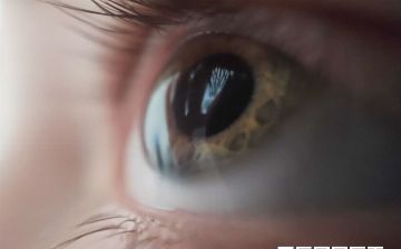Человек может лишиться глаза из-за туши для ресниц — мнение офтальмолога