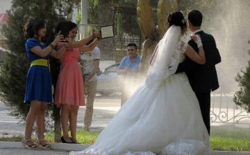 В Узбекистане придумали, как усложнить вступление в брак 