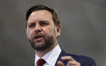Вэнс заявил, что США прибегают к методу кнута и пряника для решения разногласий с Ираном