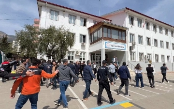 В Турции по делам о стрельбе в школах задержали более 80 человек