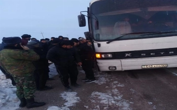 В Казахстане спасли более 30 узбекистанцев, застрявших на дороге 