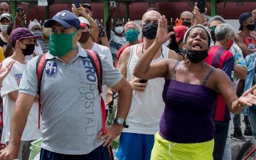 На Кубе прошли массовые акции протеста в знак недовольства политикой властей по противодействию пандемии