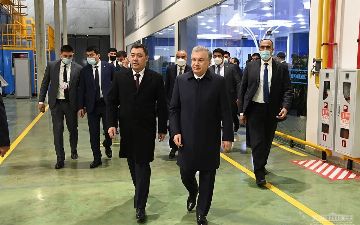 Узбекистан передал в дар Кыргызстану автомобили скорой помощи 